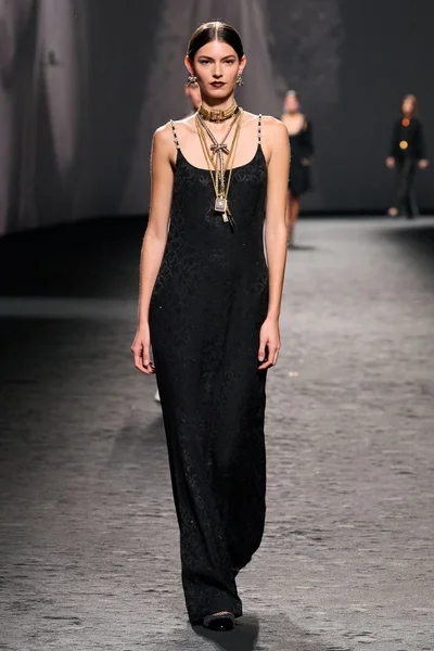 Look 70